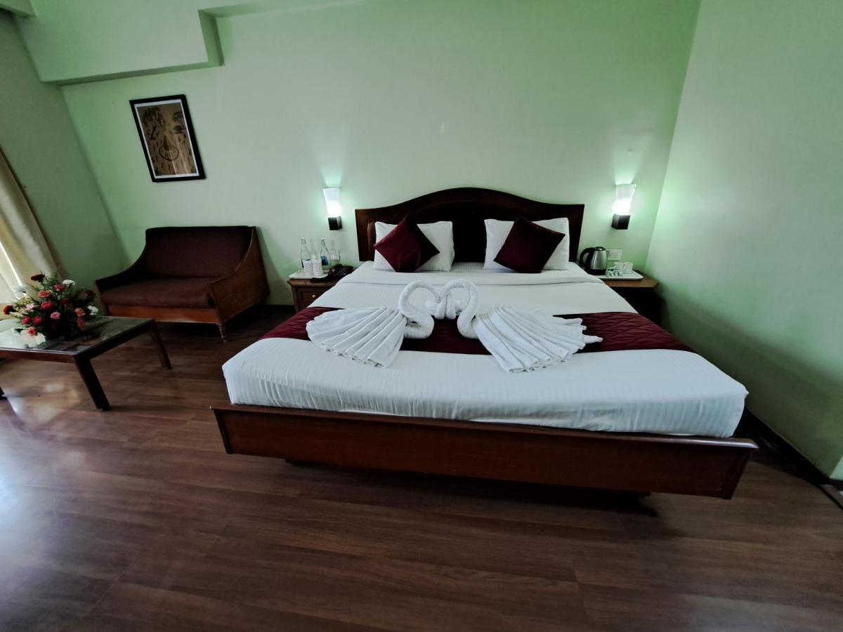 Hotel Preethi Classic Towers Ooty Kültér fotó