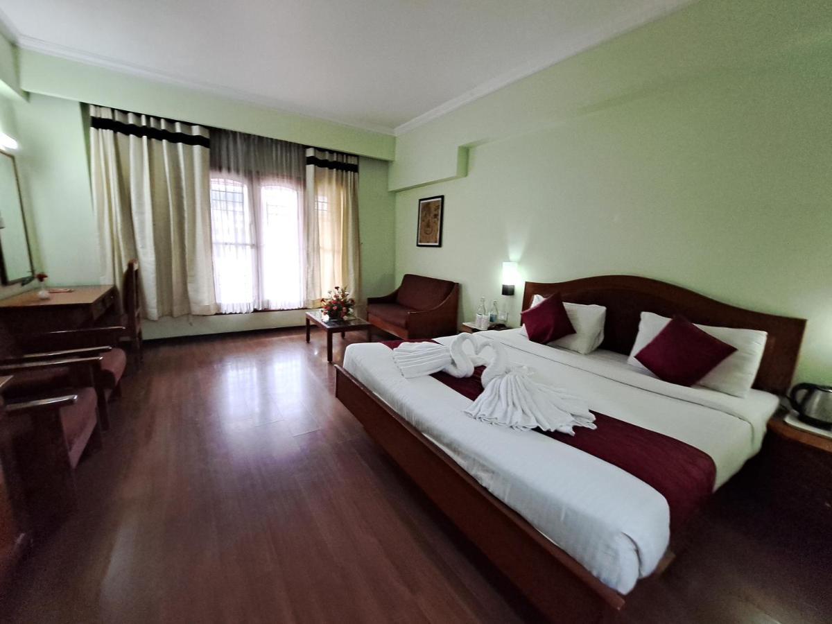Hotel Preethi Classic Towers Ooty Kültér fotó