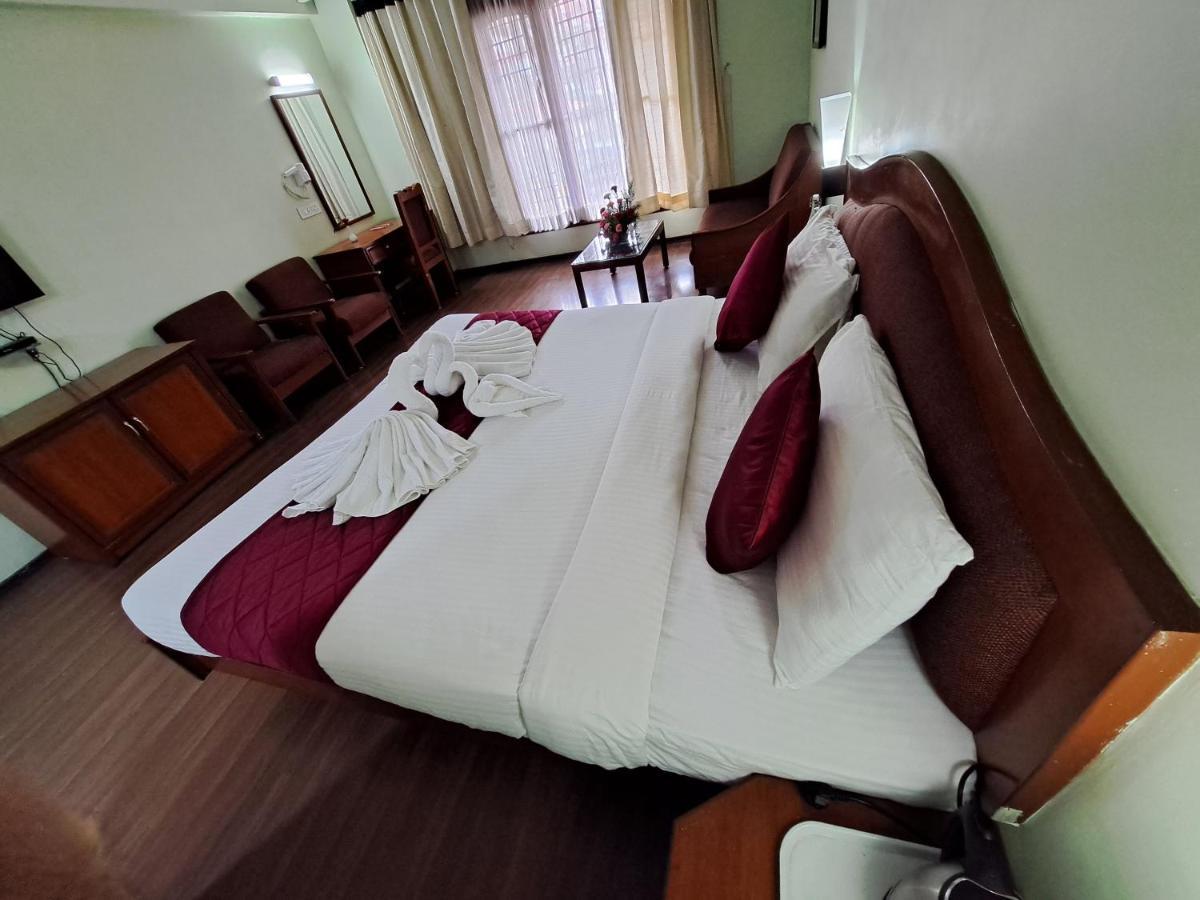 Hotel Preethi Classic Towers Ooty Kültér fotó