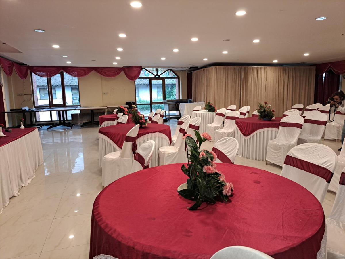 Hotel Preethi Classic Towers Ooty Kültér fotó
