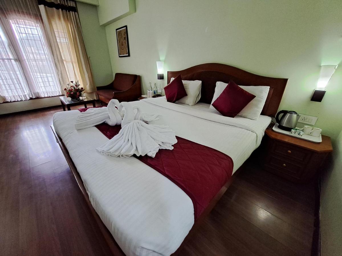 Hotel Preethi Classic Towers Ooty Kültér fotó