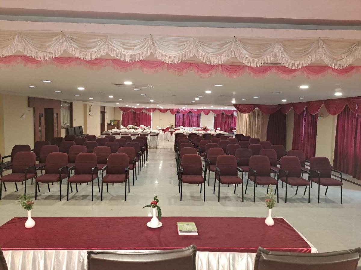 Hotel Preethi Classic Towers Ooty Kültér fotó